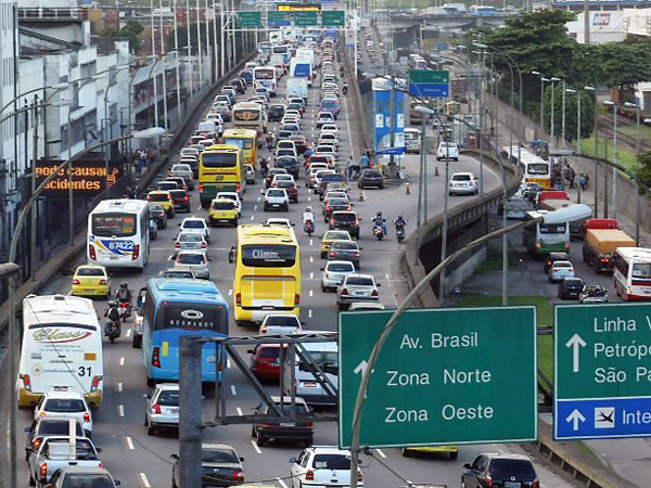 População da Região Metropolitana se desloca para a capital em busca de emprego. Foto de Douglas Corrêa, retirada do site Agência Brasil